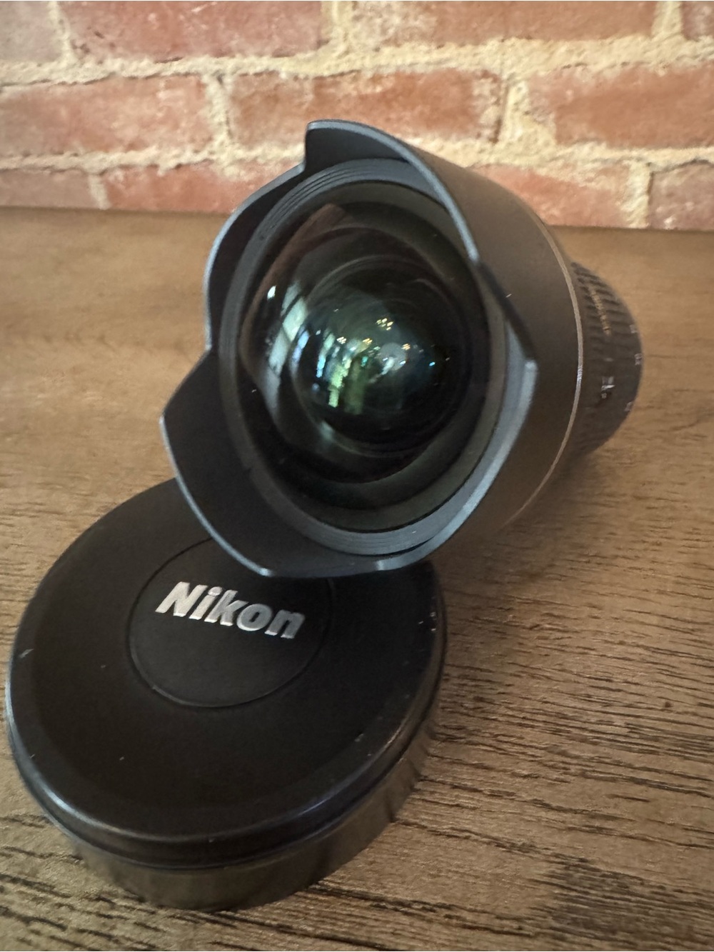 Nikon Black Wide-Angle 14-24mm f/2.8G ED Lens - Picture 5 of 6